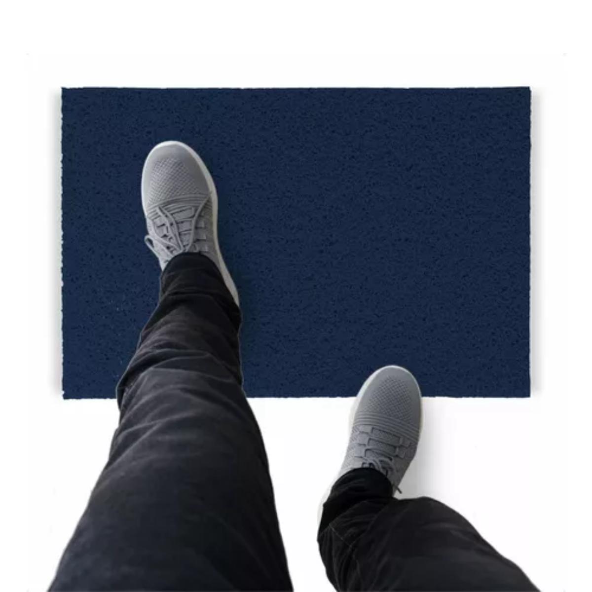 Tapete Capacho De Vinil Liso Passadeira 550x60 A Marinho Comprimento 60 Cm Cor Azul-marinho Desenho Do Tecido Fibra Entrelaçada Largura 550 Cm