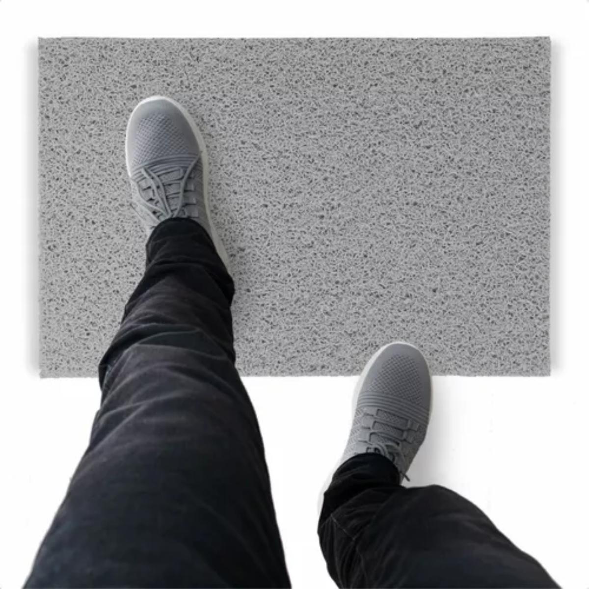 Tapete Capacho De Vinil Liso Resistente 110x40cm Prata Comprimento 40 Cm Desenho Do Tecido Fibra Entrelaçada Largura 110 Cm